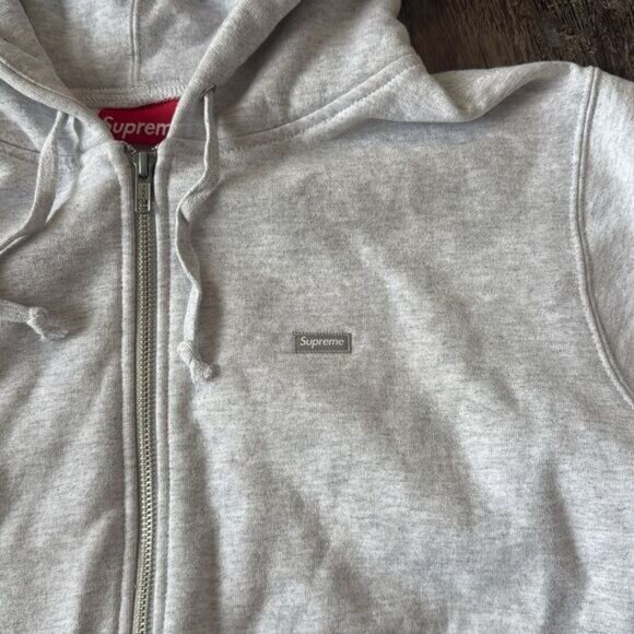 Supreme Reflective small box hoodie in ash Gray Zip-Up Hoodie • medium - Picture 3 of 7